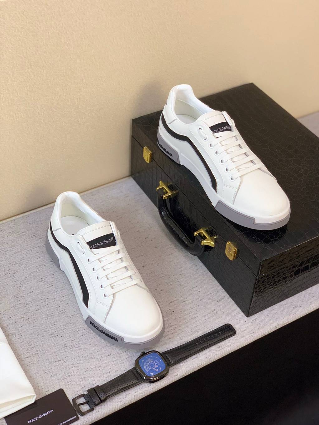 D*G sneaker
